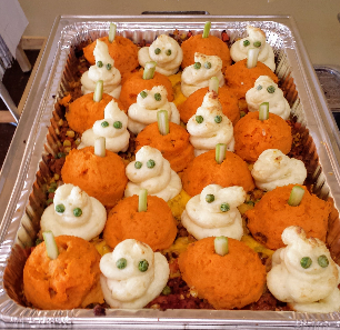 Spooky Shepherd’s Pie pan